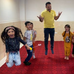 بپر بپر استاد پاشاپور با بچه ها در جشنواره بازی